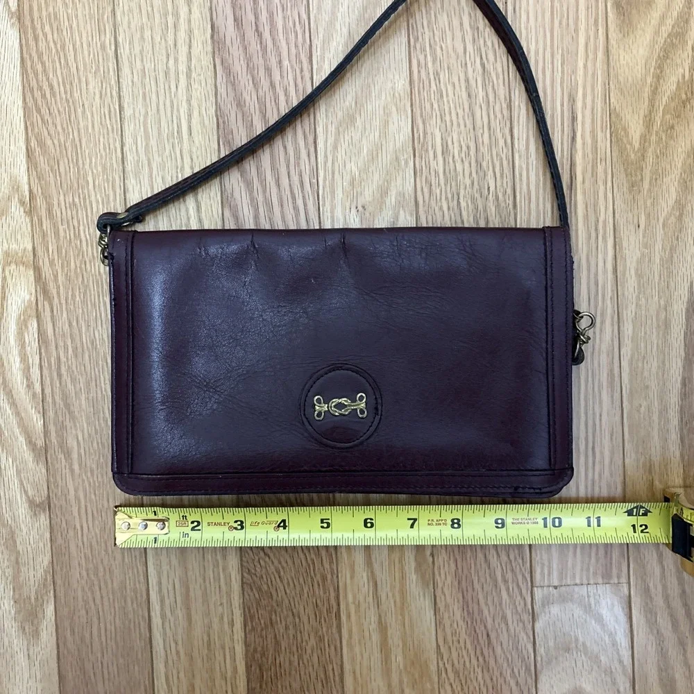 Vintage Convertible Burgundy Leather Crossbody Bag‎